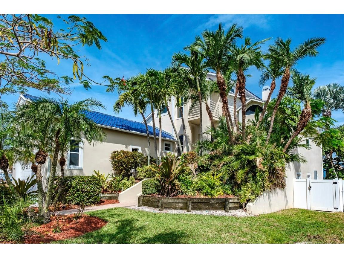 11825 1st Street E Treasure Island FL 33706 - BOCA CIEGA BAY T3483298 image1