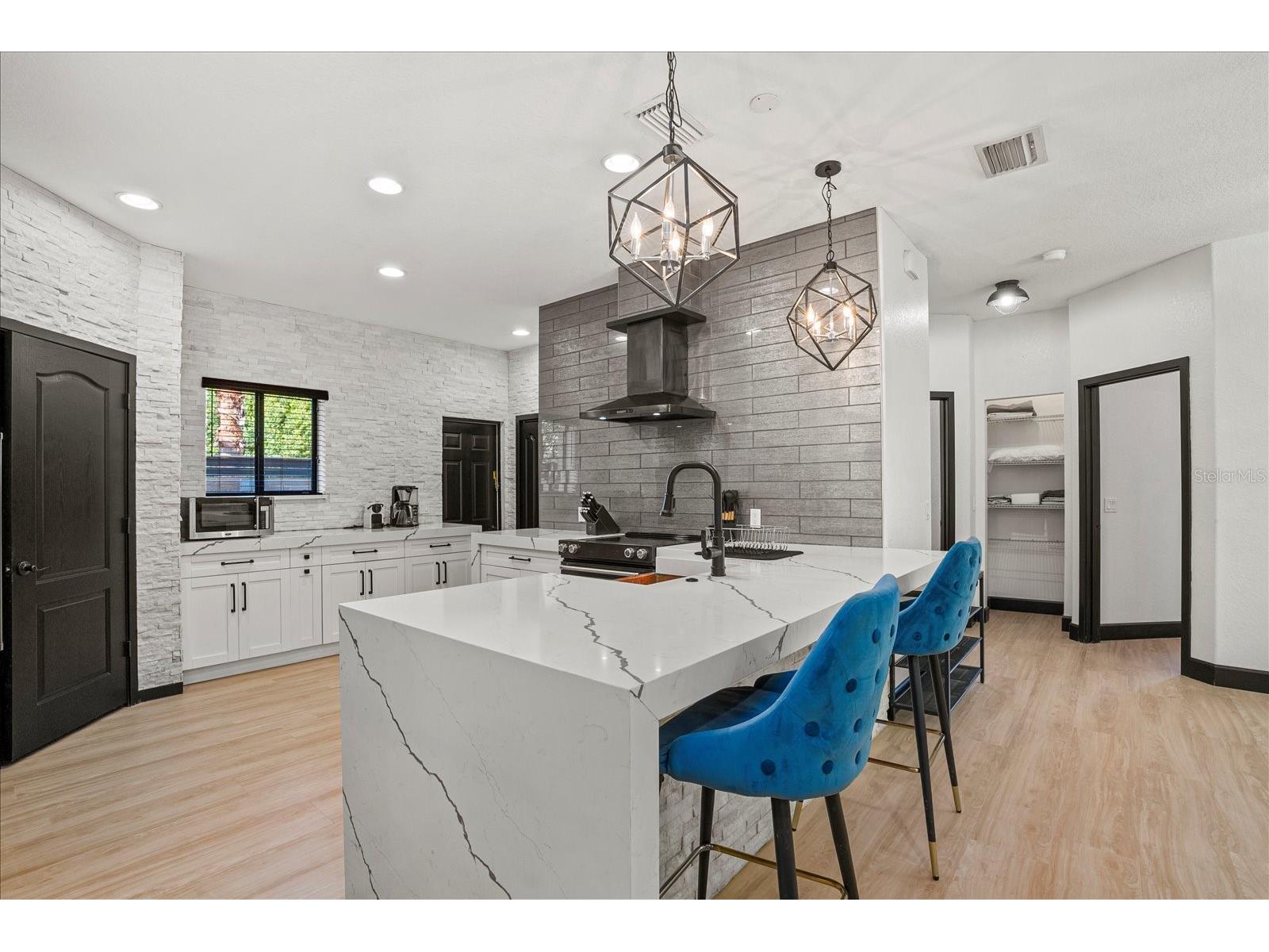 1185 S Shade Avenue Sarasota FL 34237 N6143460 image13