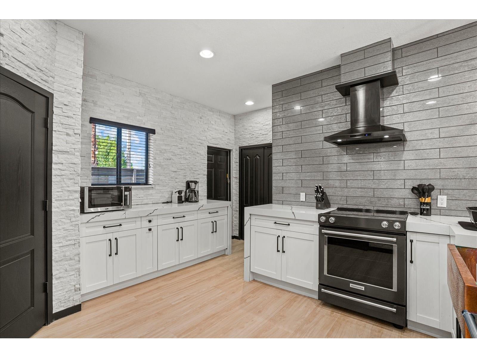 1185 S Shade Avenue Sarasota FL 34237 N6143460 image15
