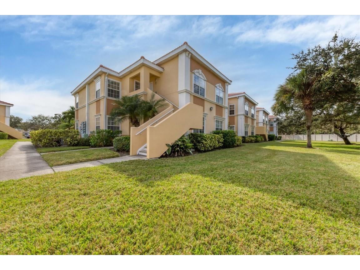 1185 Villagio Circle #208 Sarasota FL 34237 A4674588 image1