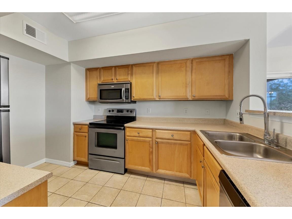 1185 Villagio Circle #208 Sarasota FL 34237 A4674588 image13