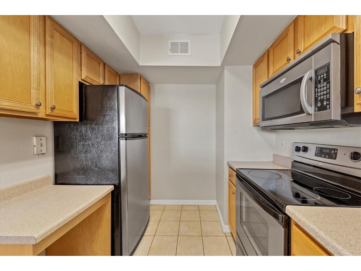 1185 Villagio Circle #208 Sarasota FL 34237 A4674588 image16