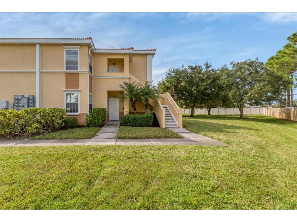 1185 Villagio Circle #208 Sarasota FL 34237 A4674588 image2