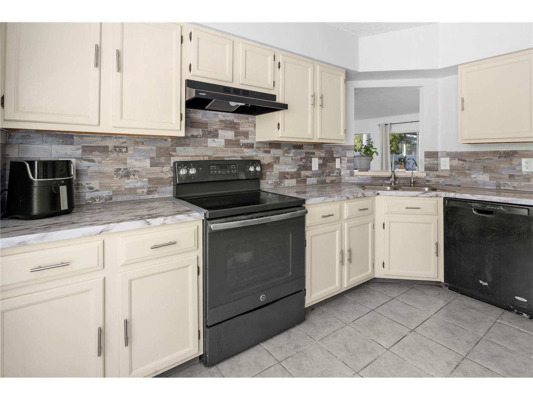 11852 Lark Song Loop Riverview FL 33579 TB8507334 image11