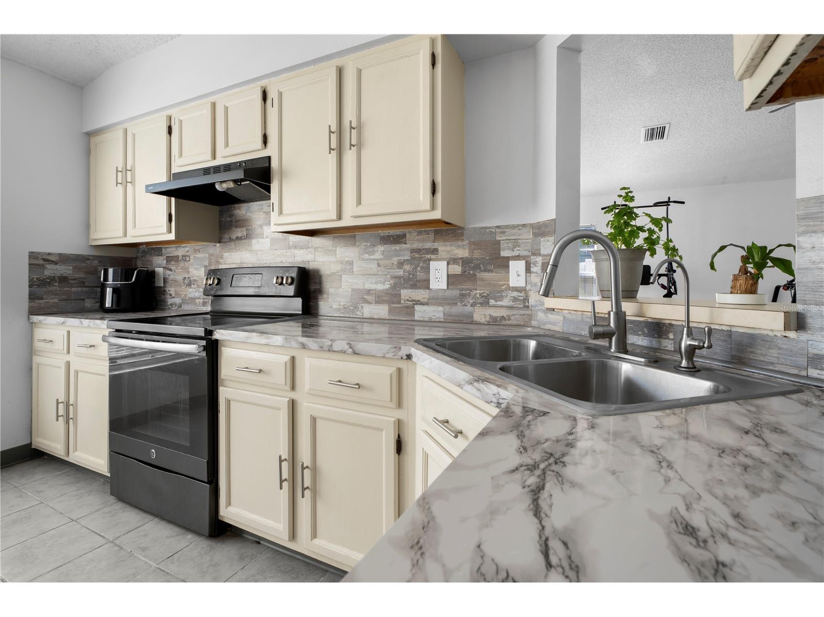 11852 Lark Song Loop Riverview FL 33579 TB8507334 image12