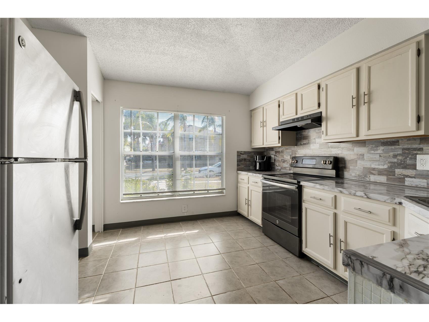 11852 Lark Song Loop Riverview FL 33579 TB8507334 image9