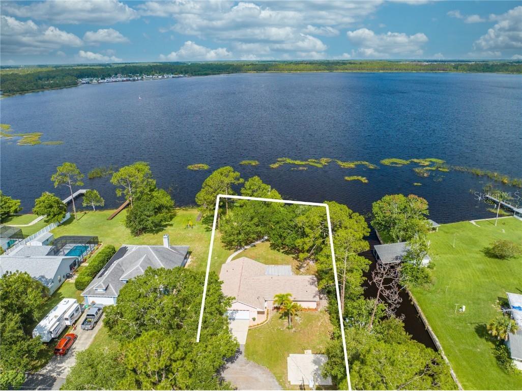 1186 Laguna Circle Saint Cloud FL 34771 - LAKE CENTER S5128408 image1