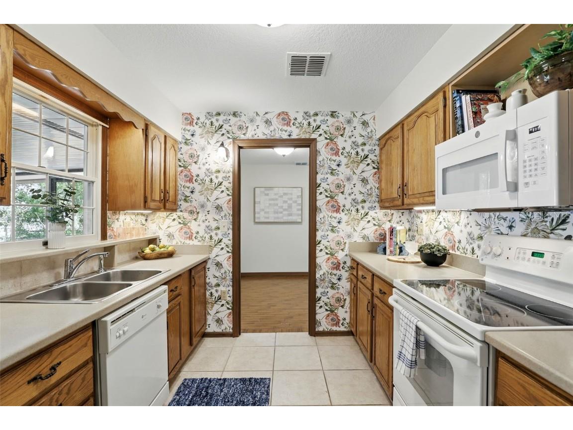 1186 Laguna Circle Saint Cloud FL 34771 - LAKE CENTER S5128408 image25