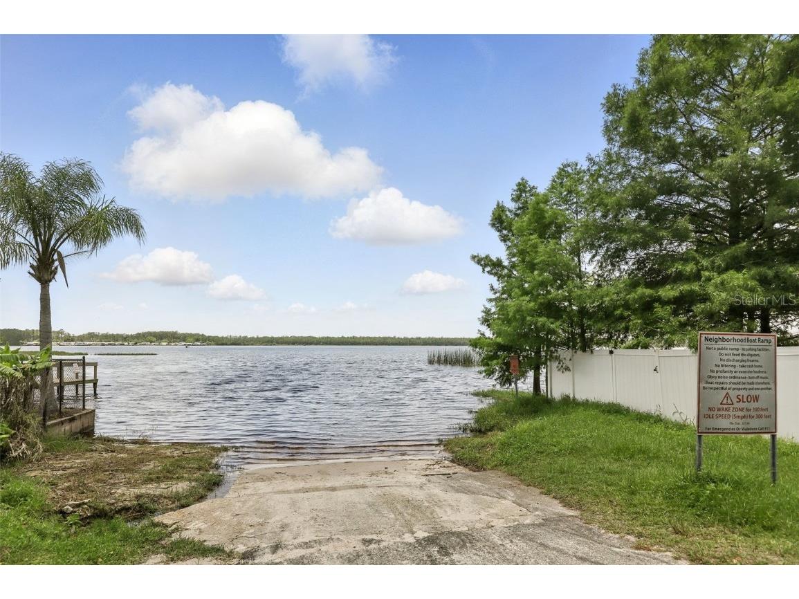 1186 Laguna Circle Saint Cloud FL 34771 - LAKE CENTER S5128408 image3