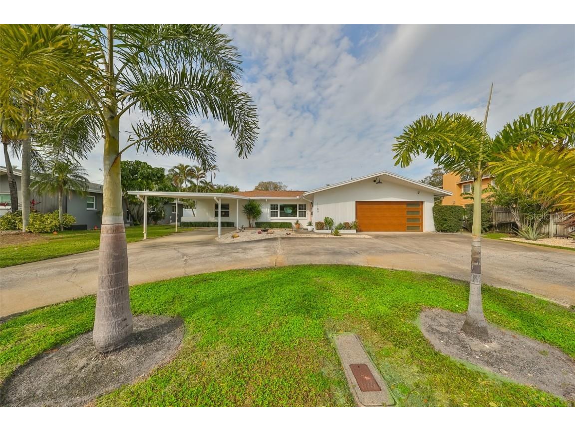 1187 40th Avenue NE Saint Petersburg FL 33703 U8231055 image1