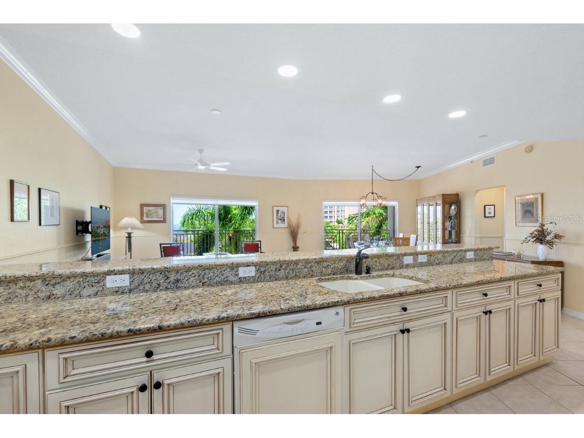 1188 N Tamiami Trail #401 Sarasota FL 34236 A4659094 image18