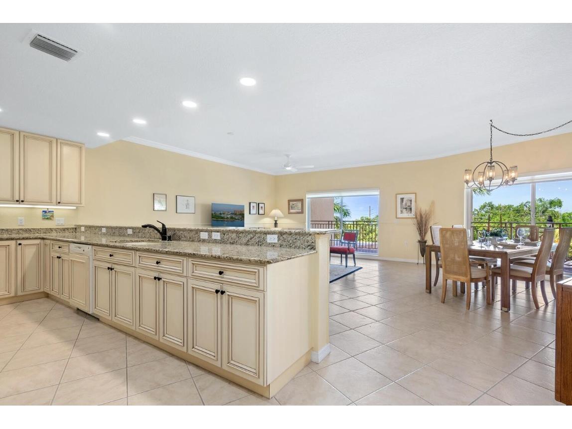 1188 N Tamiami Trail #401 Sarasota FL 34236 A4659094 image7