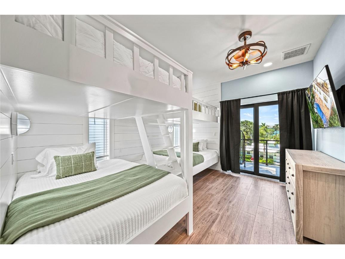 119 Avenida Messina Sarasota FL 34242 A4656843 image49