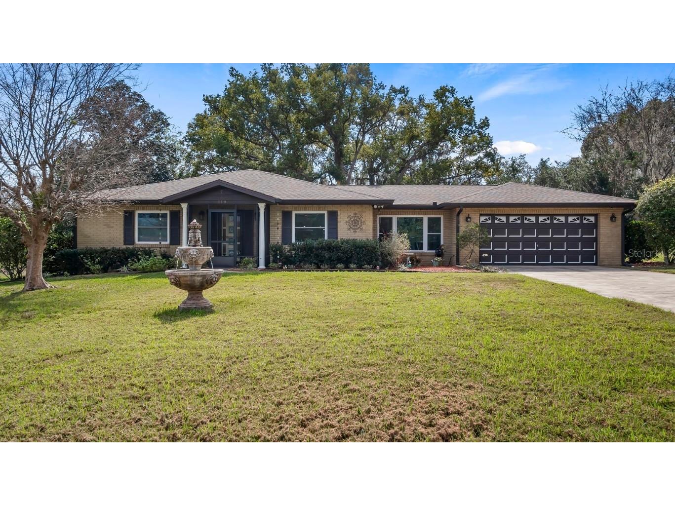 119 E Croton Way Howey In The Hills FL 34737 - LITTLE LAKE HARRIS G5093109 image1