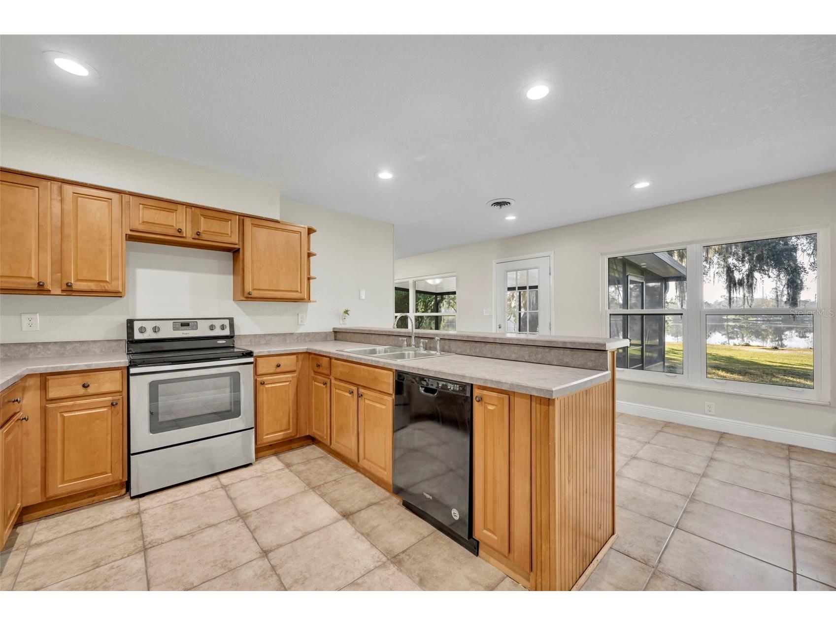119 Lake Drive Oviedo FL 32765 - LAKE HAYES O6371774 image9
