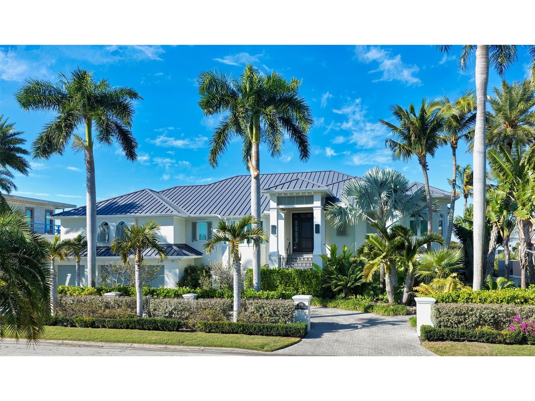 119 N Warbler Lane Sarasota FL 34236 A4681528 image1