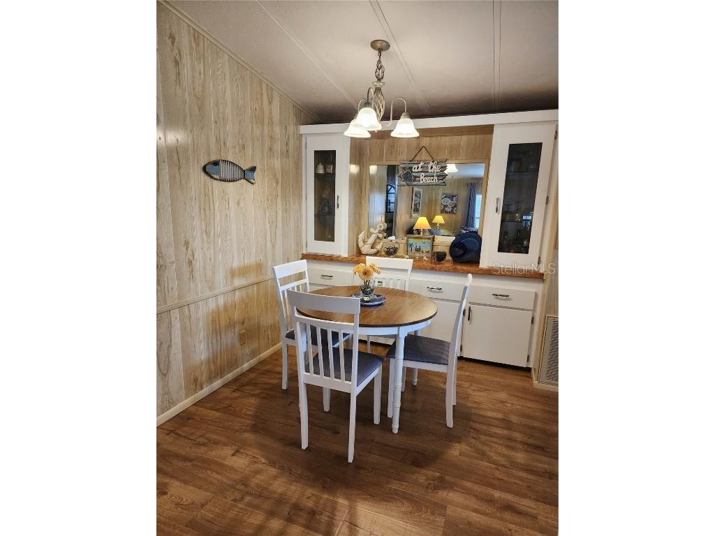 119 S Fiji Circle Englewood FL 34223 A4635470 image2