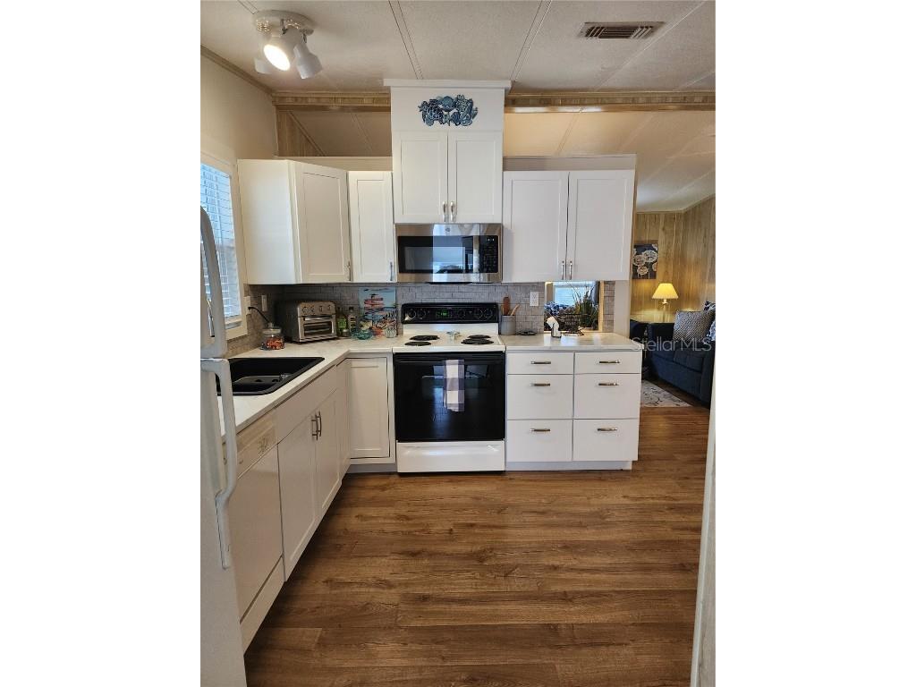 119 S Fiji Circle Englewood FL 34223 A4635470 image3