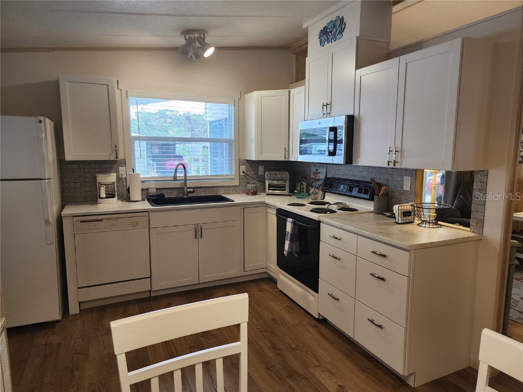 119 S Fiji Circle Englewood FL 34223 A4635470 image5