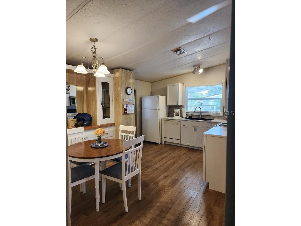 119 S Fiji Circle Englewood FL 34223 A4635470 image8