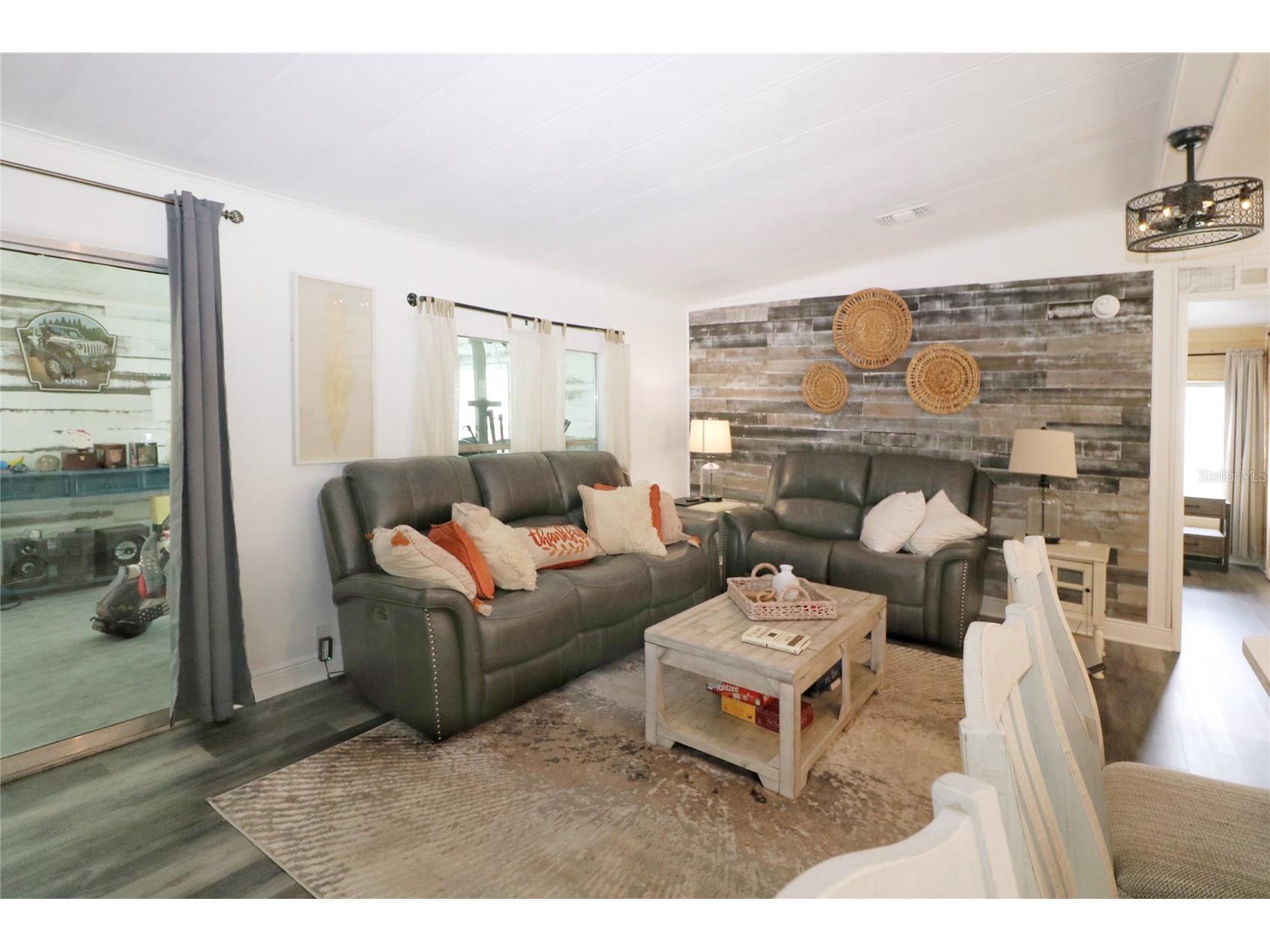 119 S Saint Thomas Circle Apollo Beach FL 33572 TB8411895 image3