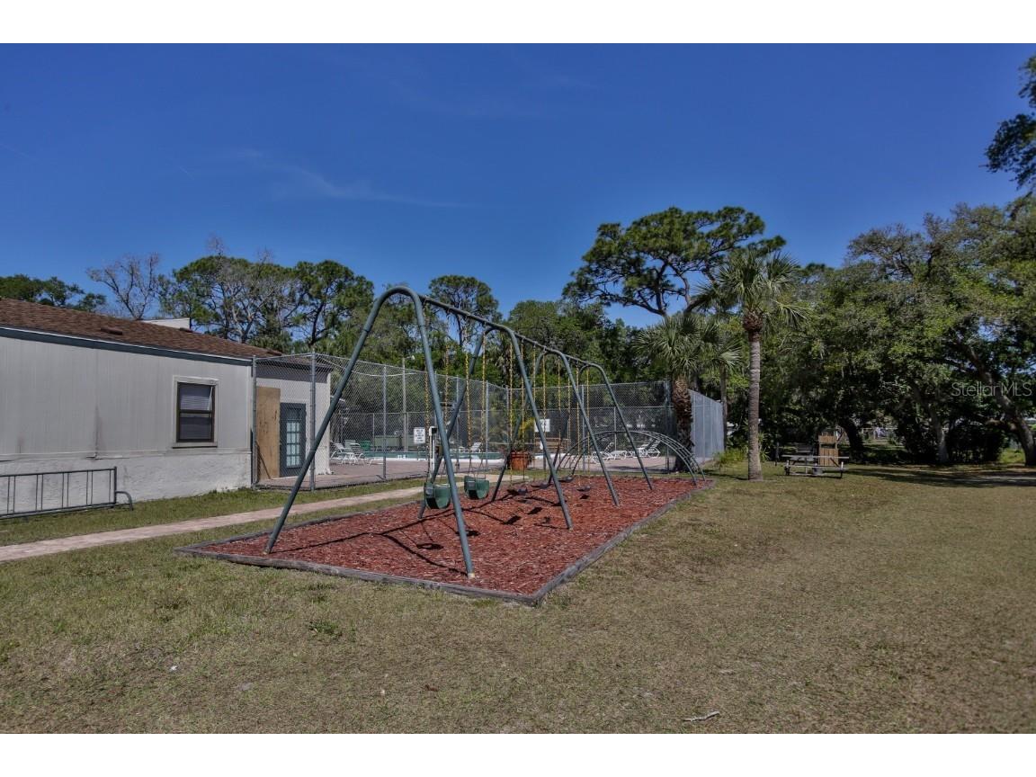 1190 Longfellow Way #135C Sarasota FL 34243 N6137352 image30