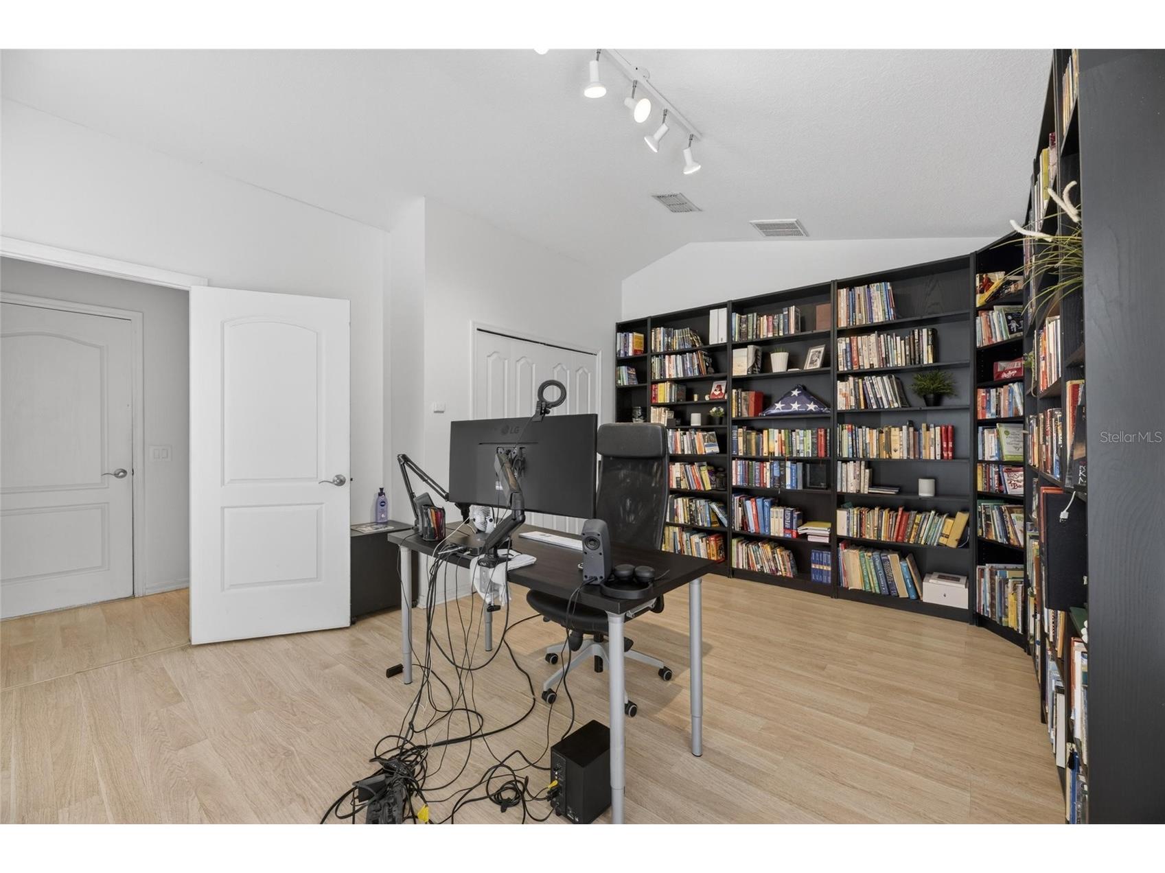 11901 Northumberland Drive Tampa FL 33626 TB8519005 image28