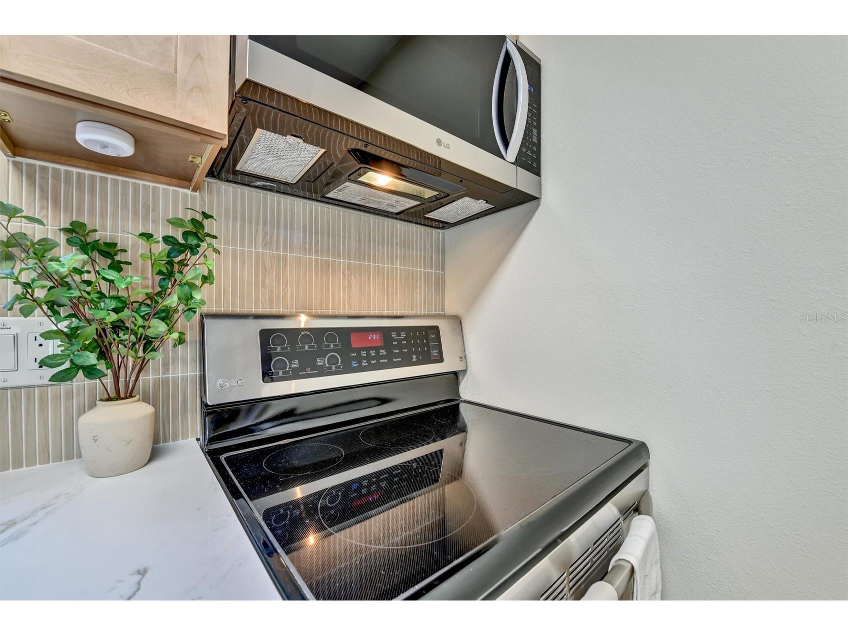 11906 Dietz Drive #22 Tampa FL 33626 TB8518537 image9