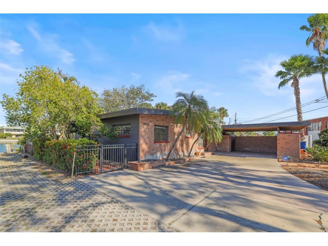 11921 Lagoon Lane Treasure Island FL 33706 - BOCA CIEGA BAY TB8443314 image2