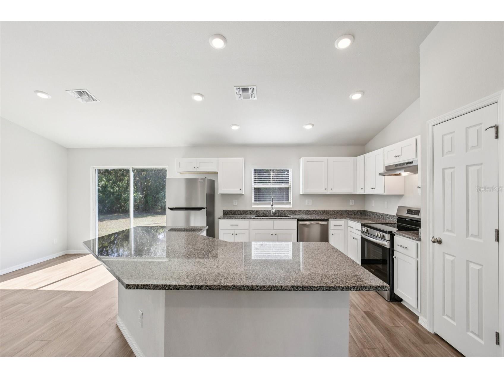 1193 NW Victoria Avenue Port Charlotte FL 33948 A4679174 image6