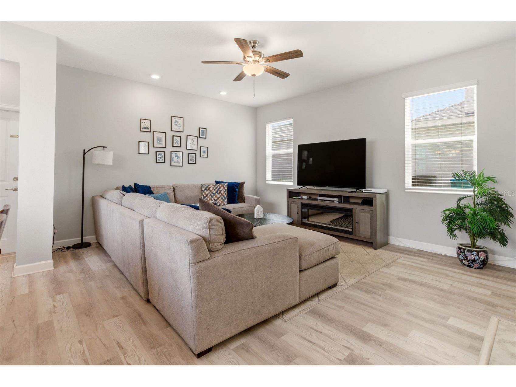 11932 Hometown Place Orlando FL 32832 O6409536 image9