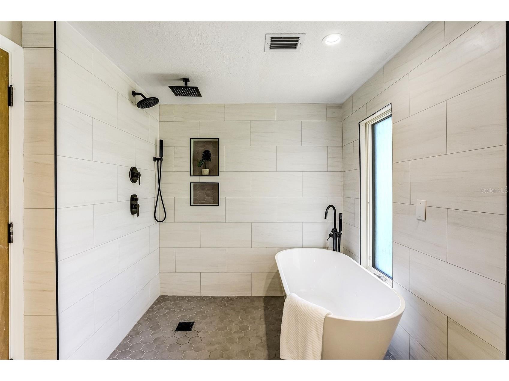 11935 Riverhills Drive Tampa FL 33617 TB8519795 image15