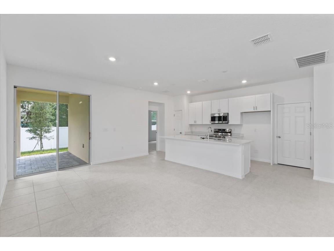 1194 Atlantic Avenue Fruitland Park FL 34731 O6317610 image4