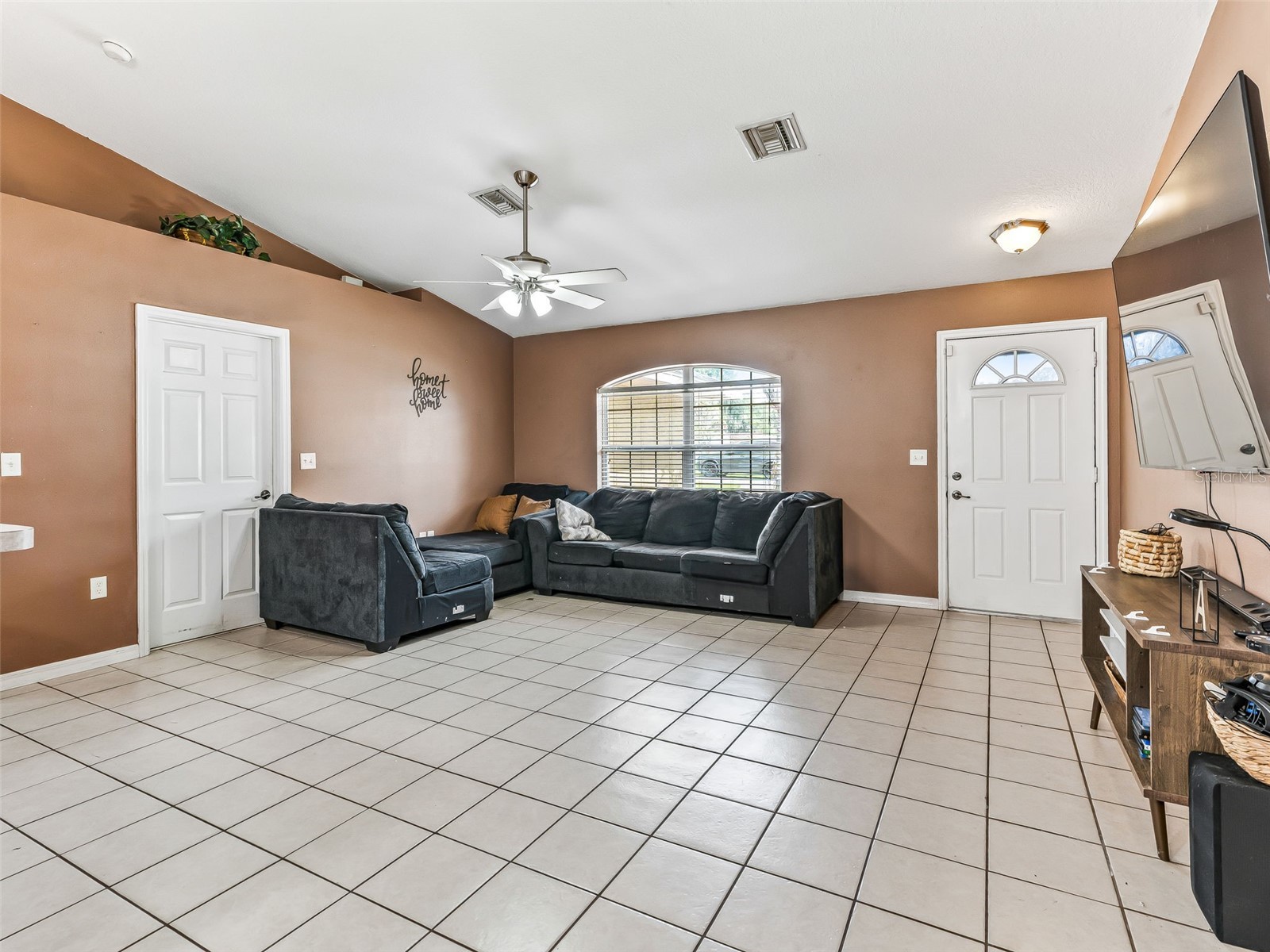 1195 Cr 441 Lake Panasoffkee FL 33538 TB8515840 image6