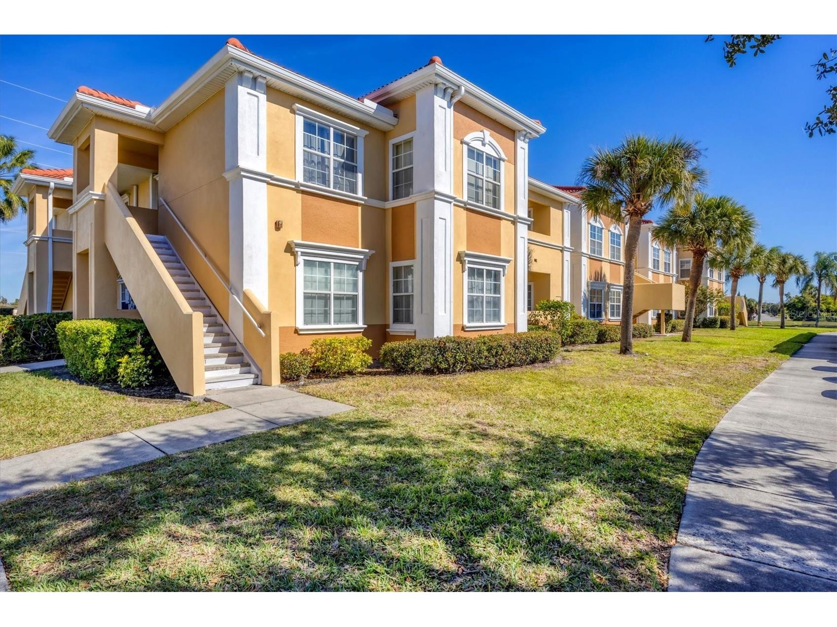 1195 Villagio Circle #102 Sarasota FL 34237 A4680273 image1