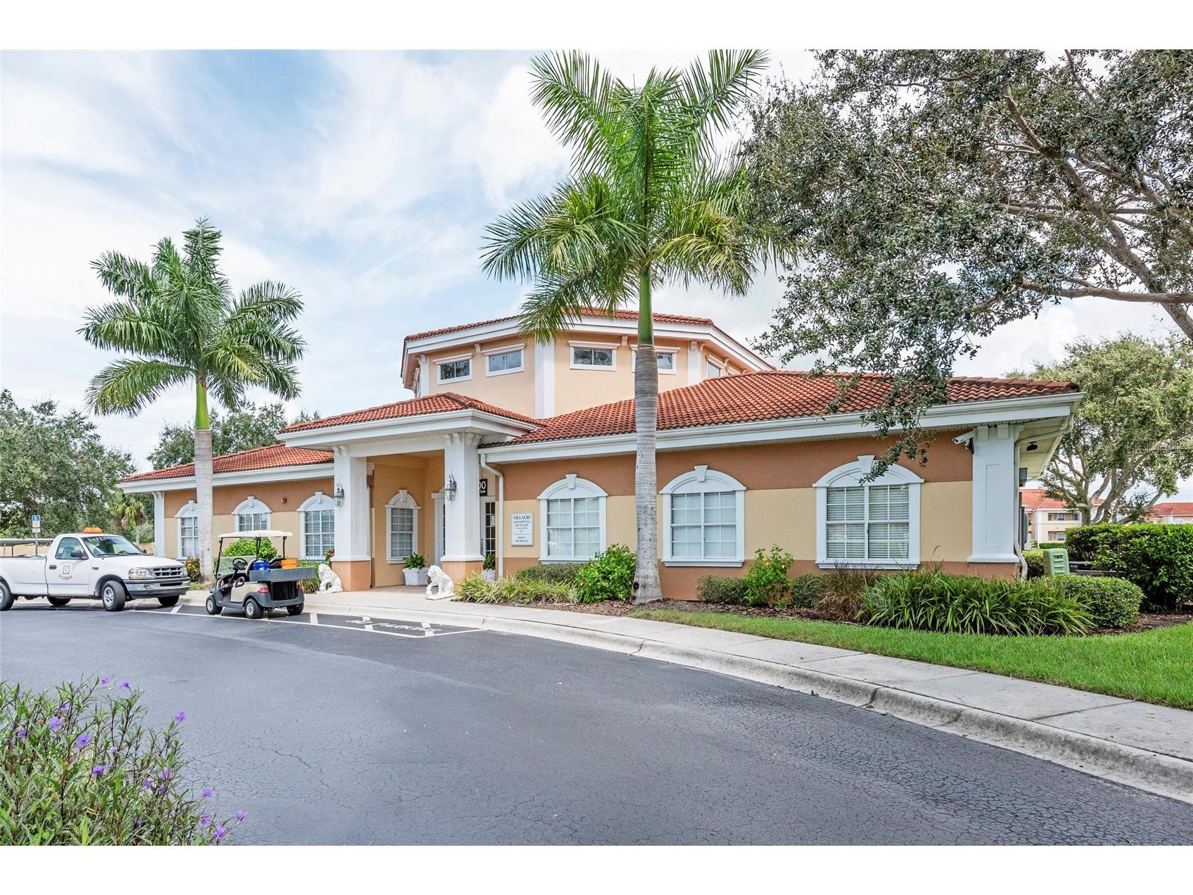 1195 Villagio Circle #102 Sarasota FL 34237 A4688837 image3