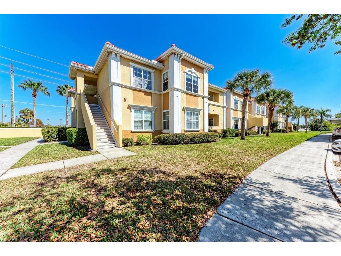 1195 Villagio Circle #201 Sarasota FL 34237 A4575689 image1