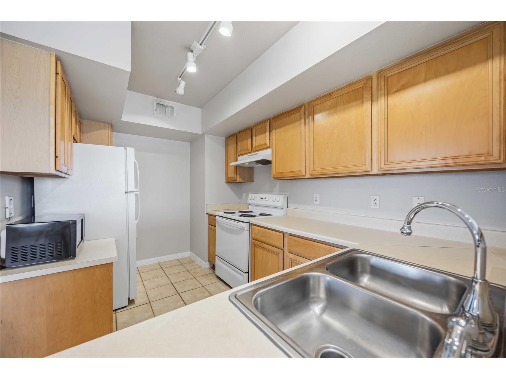1195 Villagio Circle #208 Sarasota FL 34237 A4694899 image13