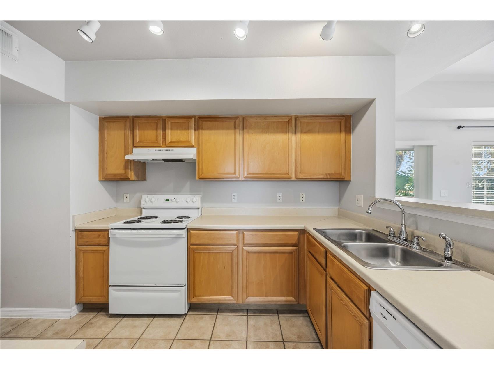 1195 Villagio Circle #208 Sarasota FL 34237 A4694899 image14