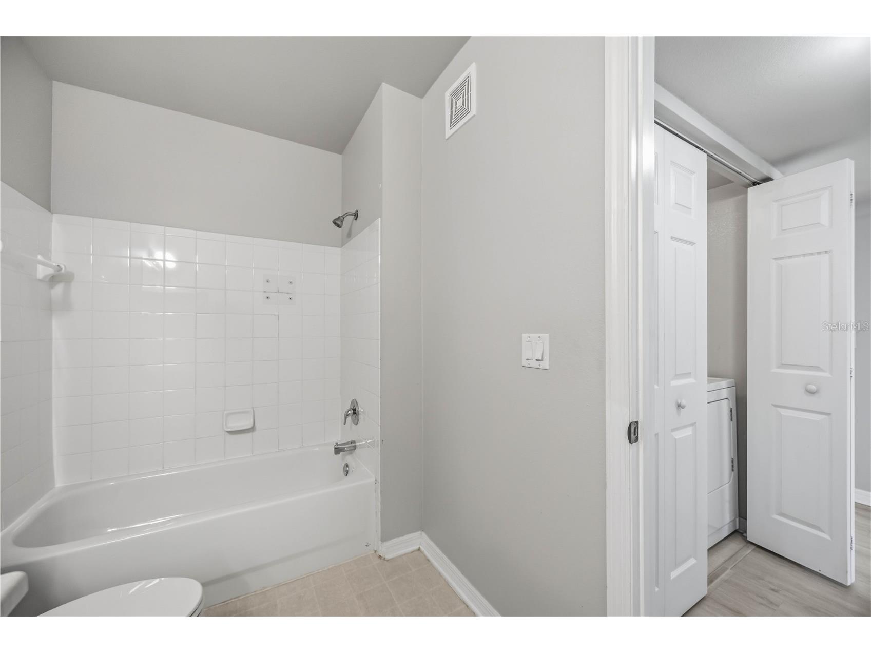 1195 Villagio Circle #208 Sarasota FL 34237 A4694899 image29