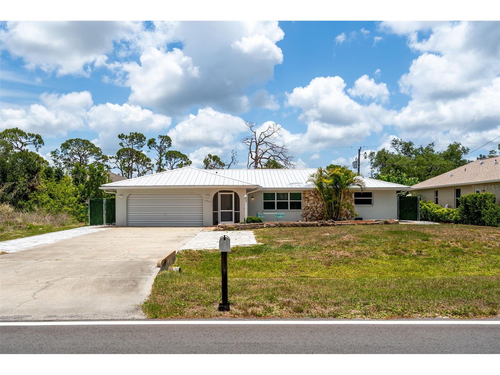 11953 De Leon Drive North Port FL 34287 A4691782 image1