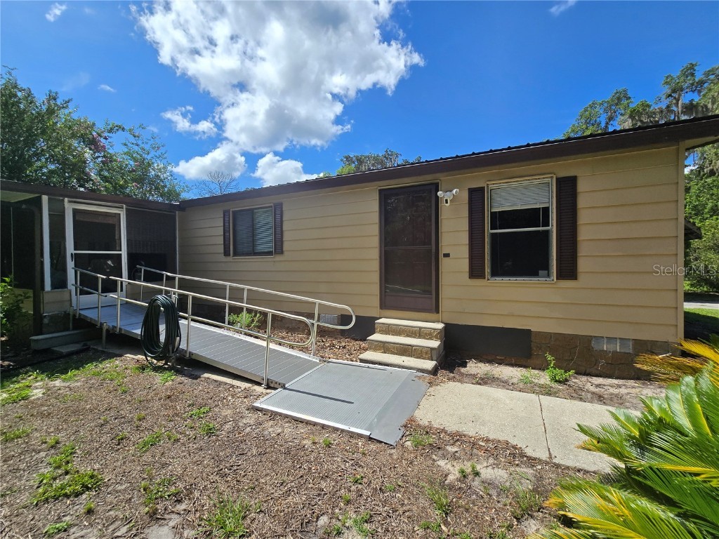 11955 SE 135th Avenue Ocklawaha FL 32179 OM704485 image1