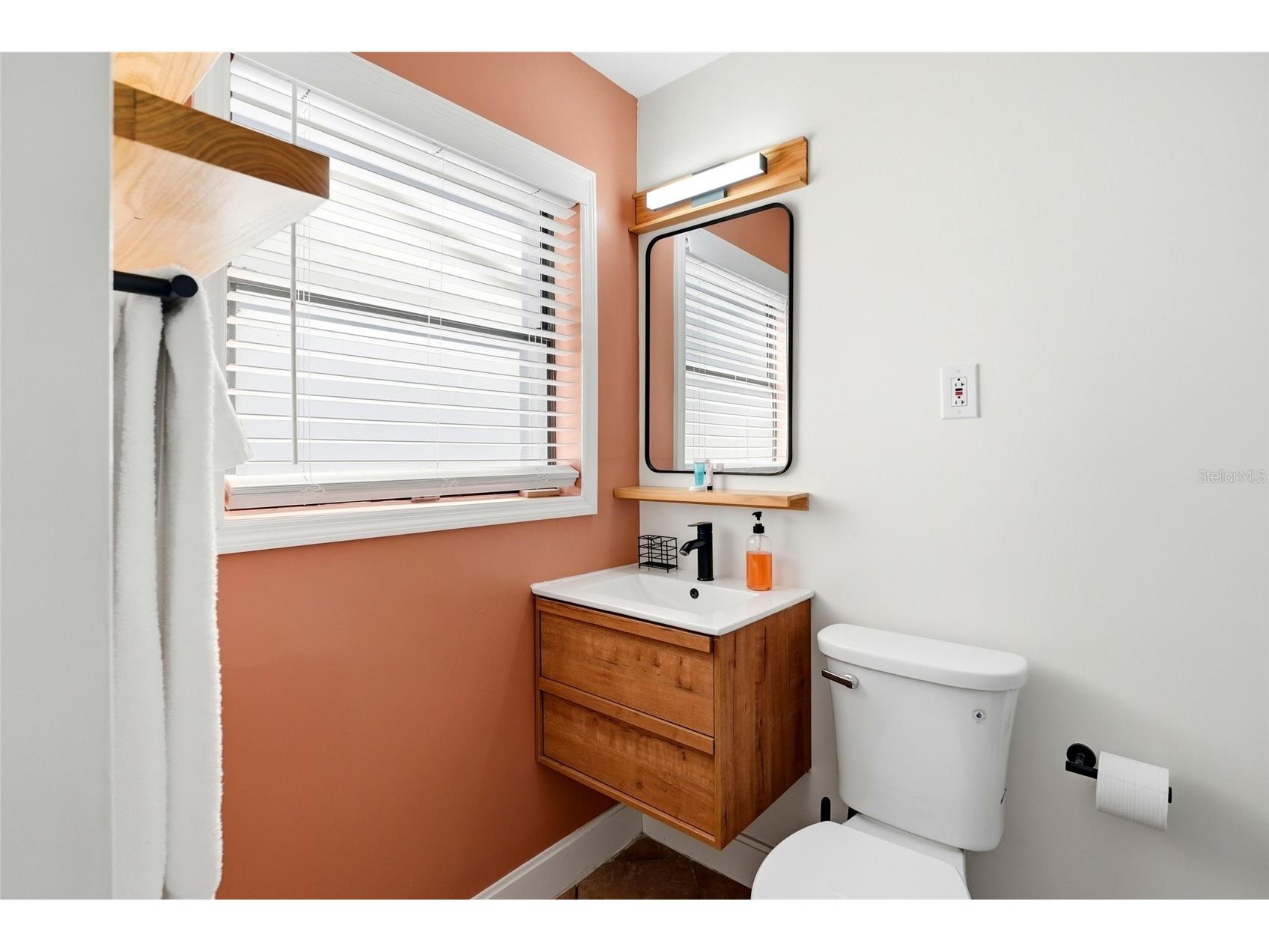 11965 Gulf Boulevard Saint Petersburg FL 33706 TB8523225 image15