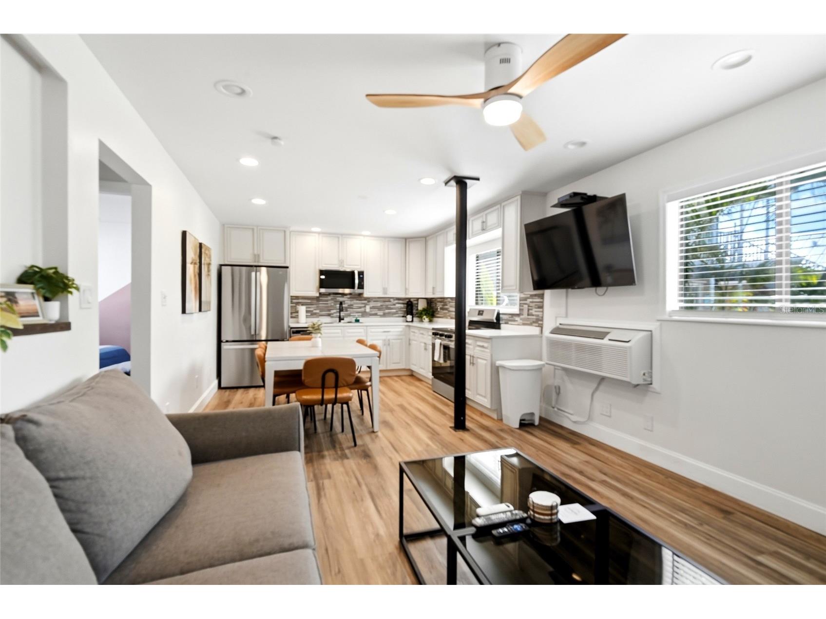 11965 Gulf Boulevard Saint Petersburg FL 33706 TB8523225 image30