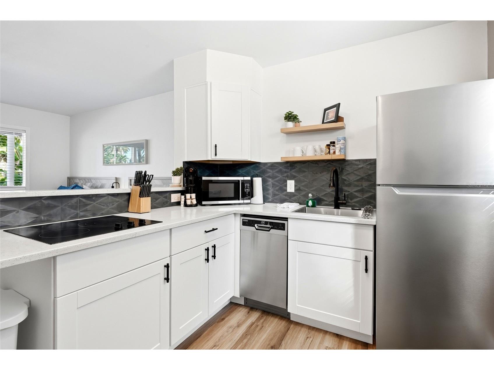 11965 Gulf Boulevard Saint Petersburg FL 33706 TB8523225 image9