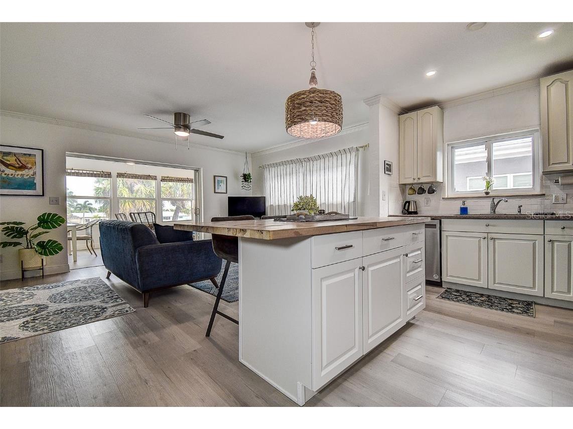 11975 3rd Street E #6 Treasure Island FL 33706 TB8434432 image7