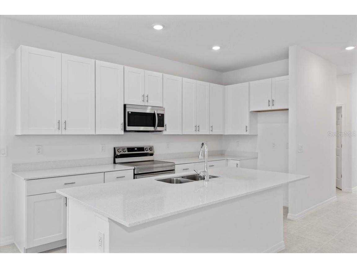 1198 Atlantic Avenue Fruitland Park FL 34731 O6317602 image2