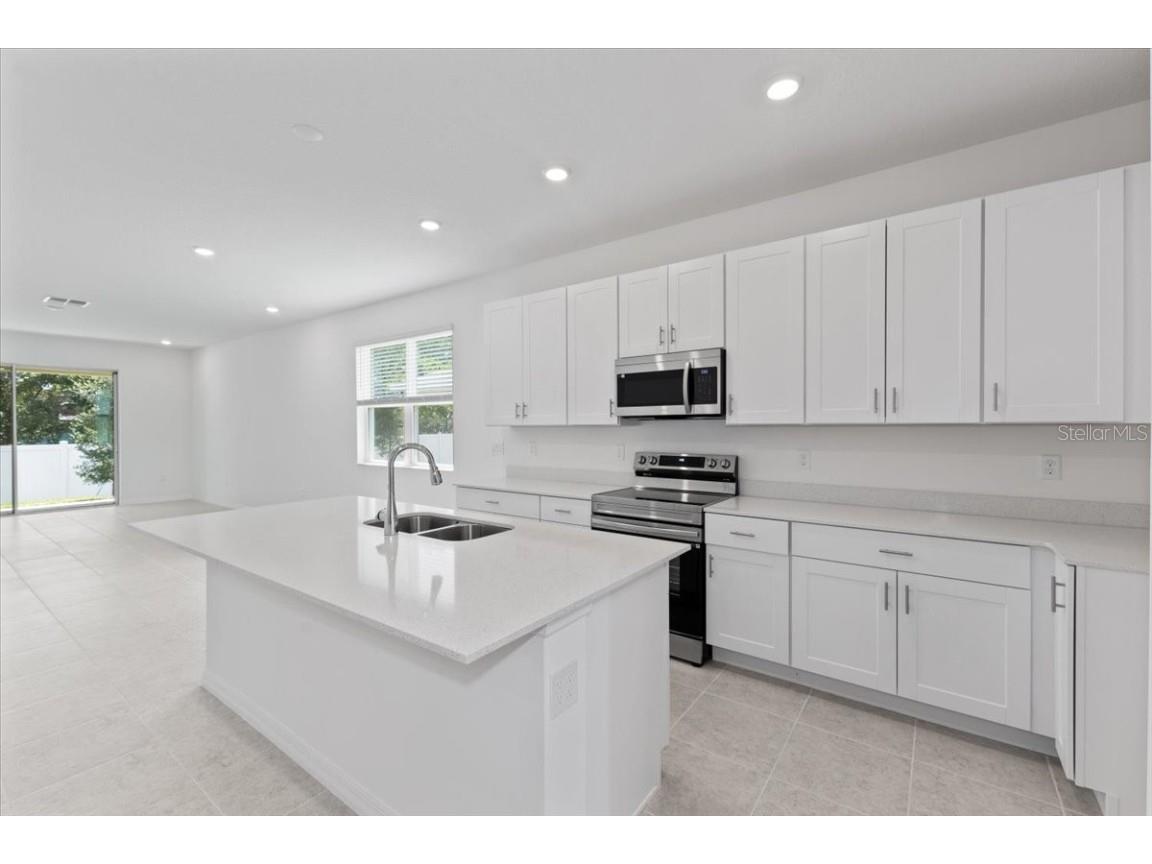 1198 Atlantic Avenue Fruitland Park FL 34731 O6317602 image3