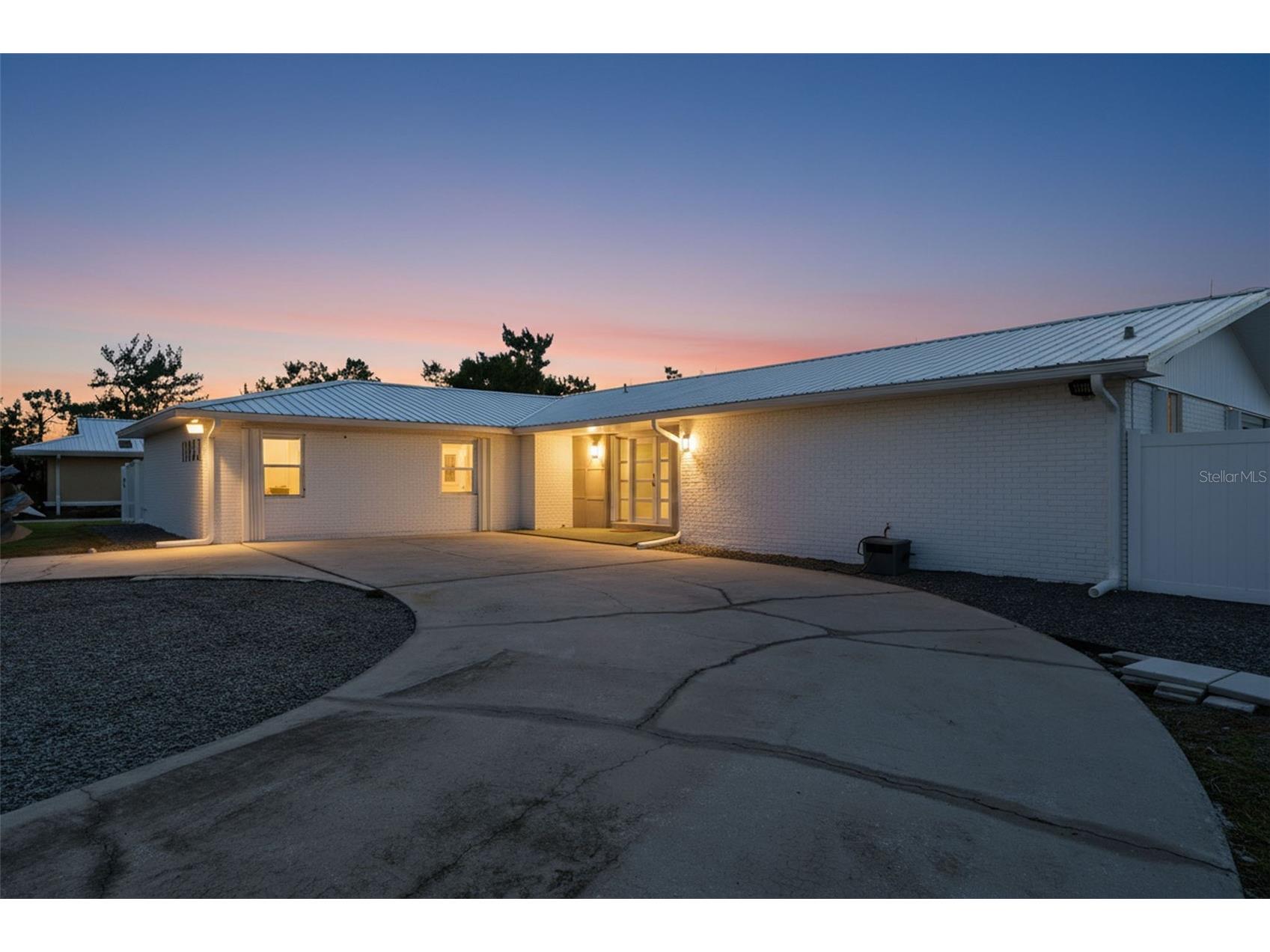 11982 W Bayshore Drive Crystal River FL 34429 W7880187 image1