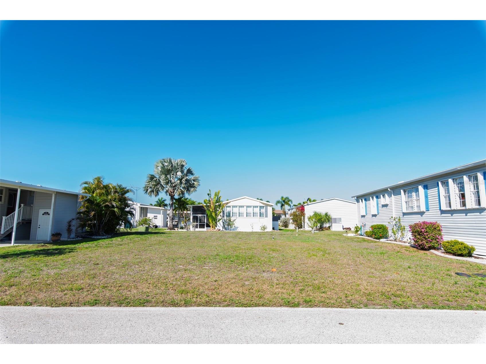 12 Freeman Avenue Punta Gorda FL 33950 C7523102 image1